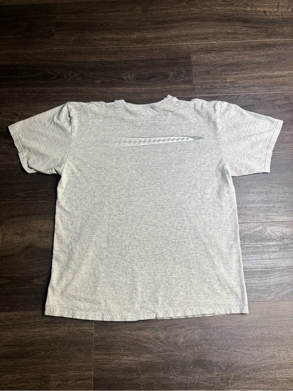 Vintage Y2K Nike Grey Tshirt Size L Has Distressing - Picture 4 of 5